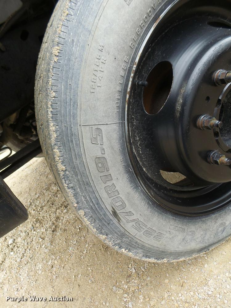 image for item DA3260 2000 Ford F450 Super Duty XL flatbed truck