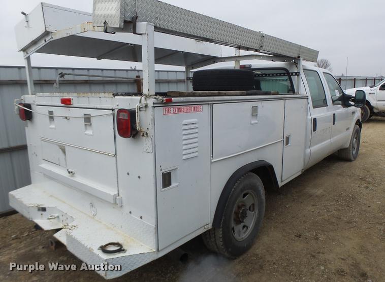 image for item DA3261 2006 Ford F350 Super Duty XL Crew Cab utility truck