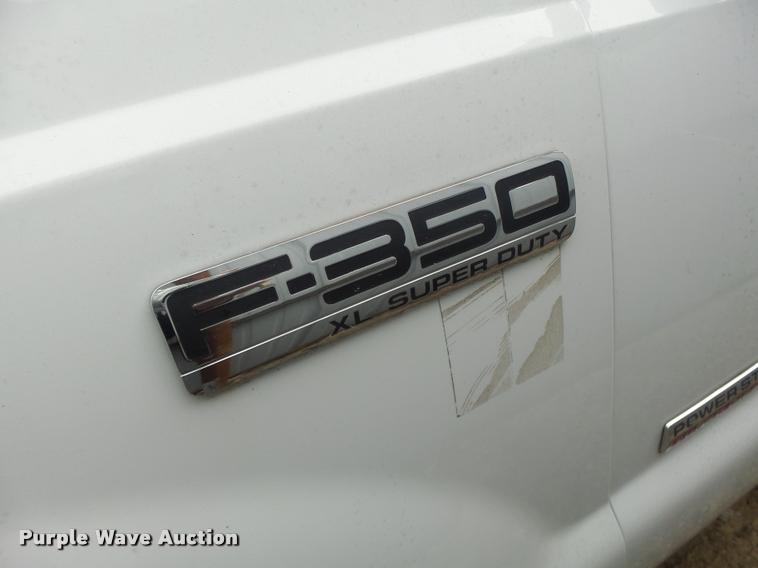 image for item DA3261 2006 Ford F350 Super Duty XL Crew Cab utility truck
