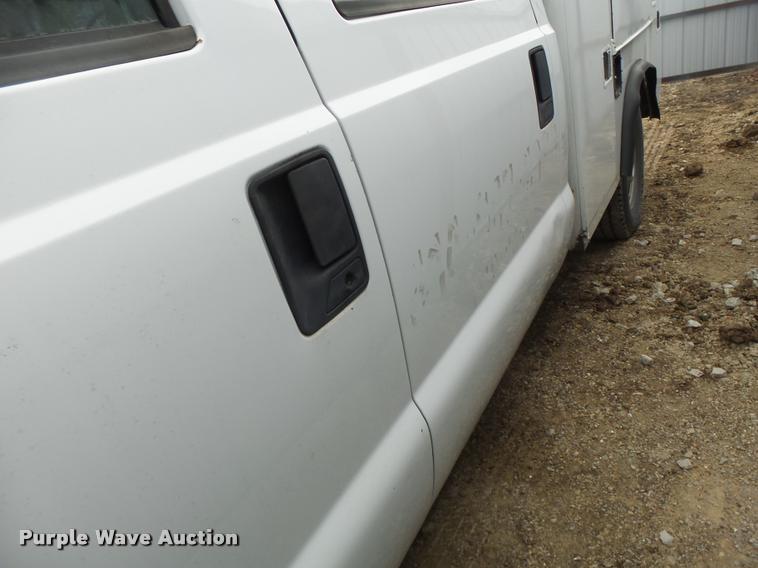 image for item DA3261 2006 Ford F350 Super Duty XL Crew Cab utility truck