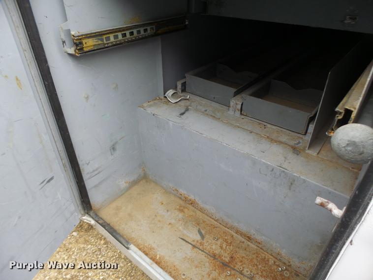 image for item DA3261 2006 Ford F350 Super Duty XL Crew Cab utility truck