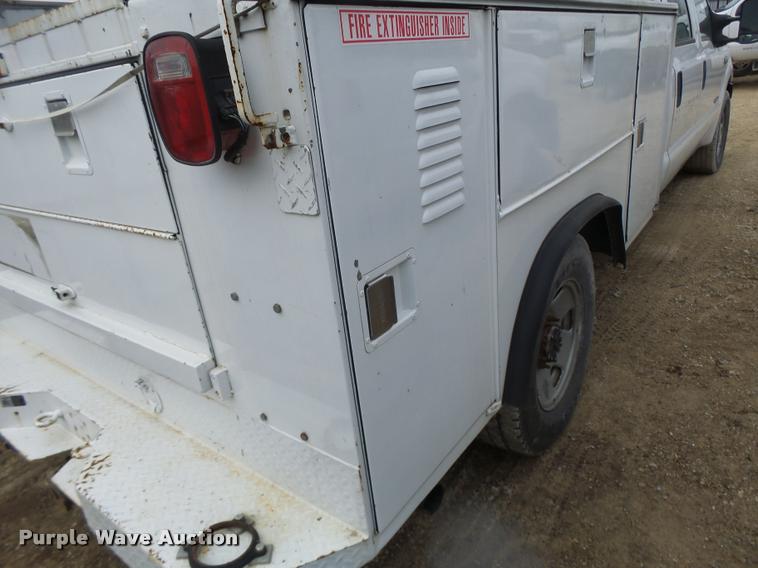 image for item DA3261 2006 Ford F350 Super Duty XL Crew Cab utility truck