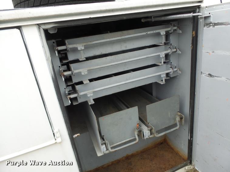 image for item DA3261 2006 Ford F350 Super Duty XL Crew Cab utility truck