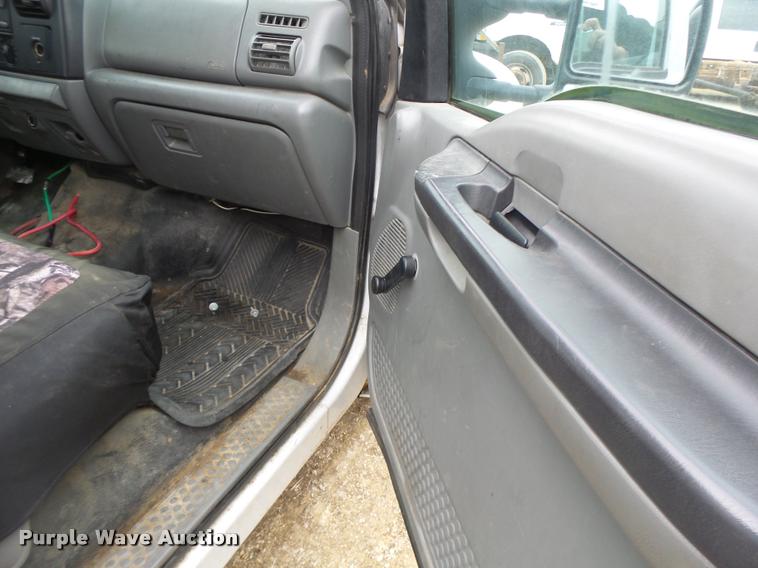 image for item DA3261 2006 Ford F350 Super Duty XL Crew Cab utility truck