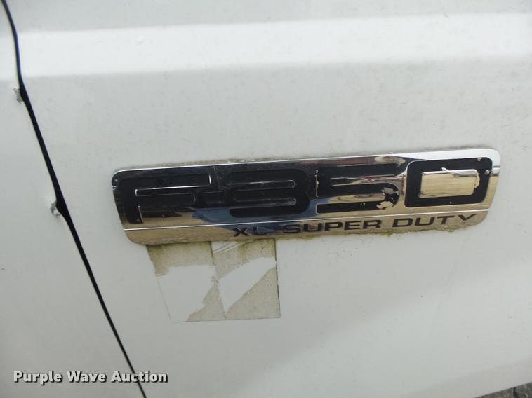 image for item DA3261 2006 Ford F350 Super Duty XL Crew Cab utility truck