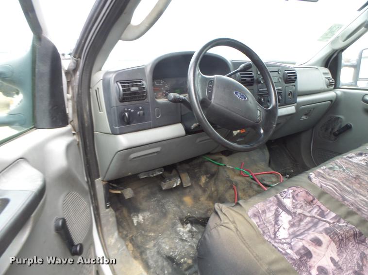 image for item DA3261 2006 Ford F350 Super Duty XL Crew Cab utility truck