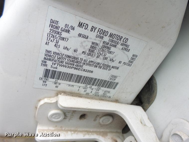 image for item DA3261 2006 Ford F350 Super Duty XL Crew Cab utility truck