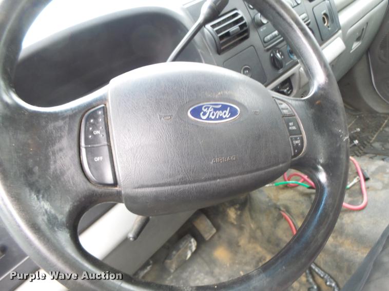 image for item DA3261 2006 Ford F350 Super Duty XL Crew Cab utility truck
