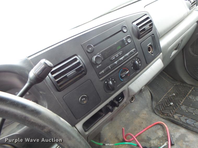 image for item DA3261 2006 Ford F350 Super Duty XL Crew Cab utility truck