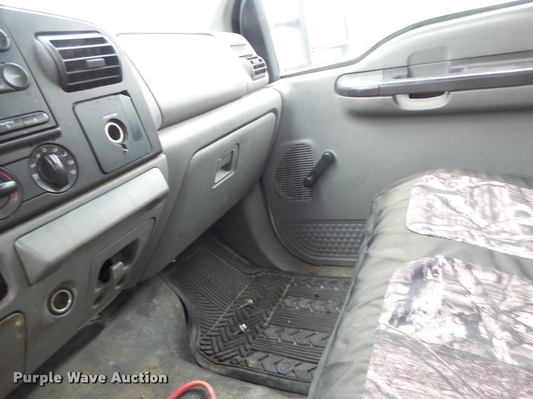 image for item DA3261 2006 Ford F350 Super Duty XL Crew Cab utility truck