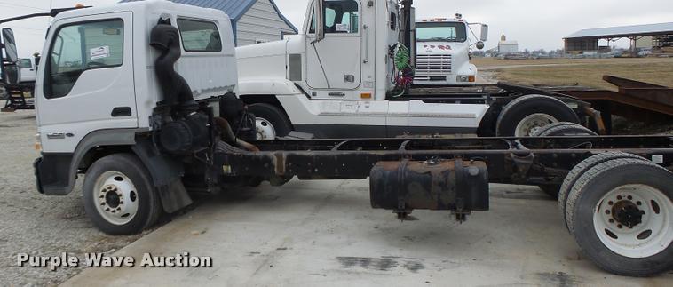 image for item DA3262 2006 Ford LCF truck cab and chassis
