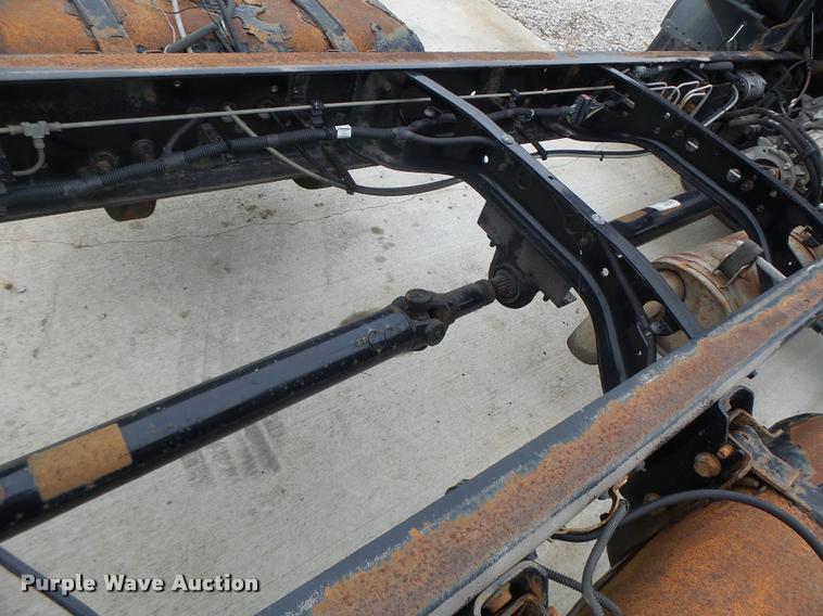 image for item DA3262 2006 Ford LCF truck cab and chassis