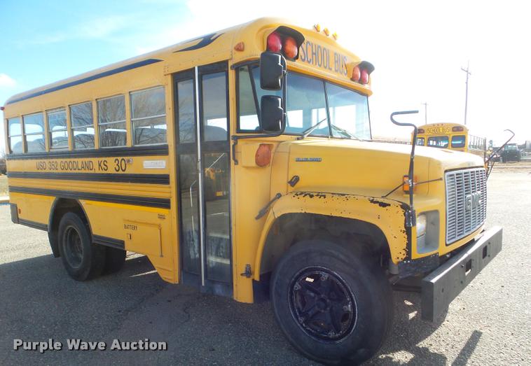 image for item DA5241 1998 GMC B7 school bus