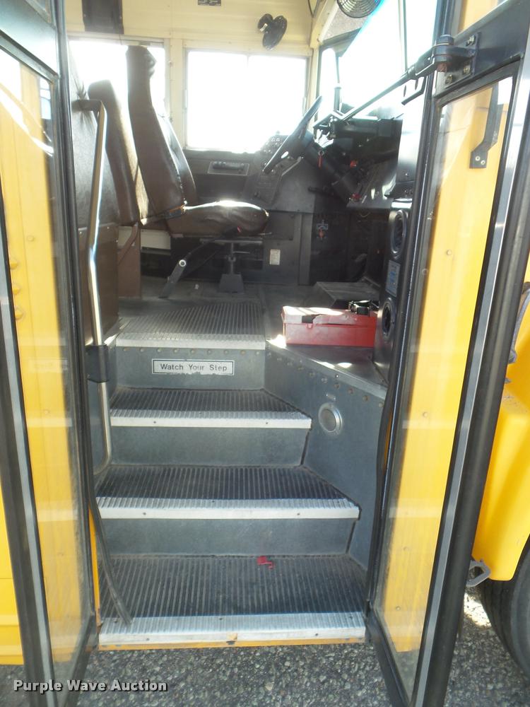 image for item DA5241 1998 GMC B7 school bus