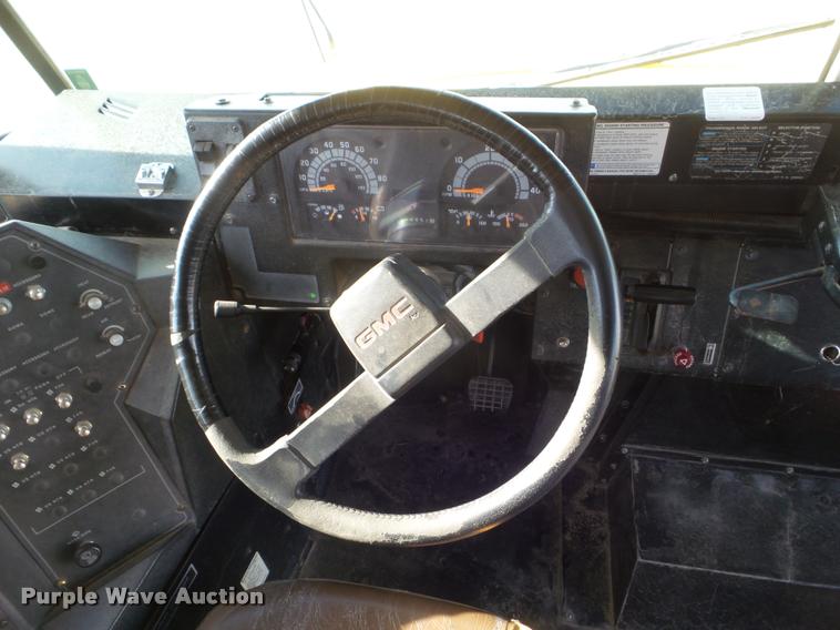 image for item DA5241 1998 GMC B7 school bus