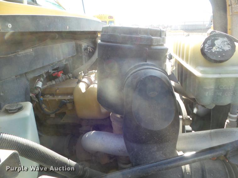 image for item DA5241 1998 GMC B7 school bus