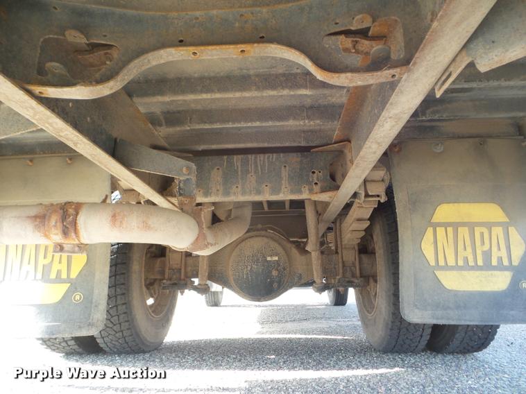 image for item DA5241 1998 GMC B7 school bus