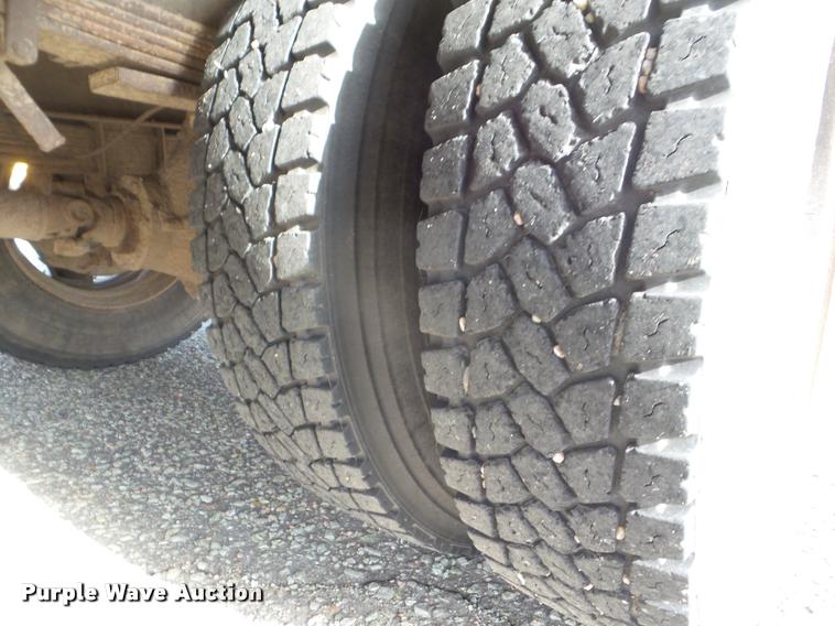 image for item DA5241 1998 GMC B7 school bus