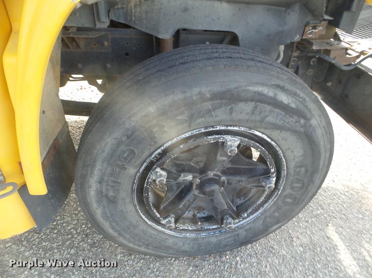 image for item DA5241 1998 GMC B7 school bus