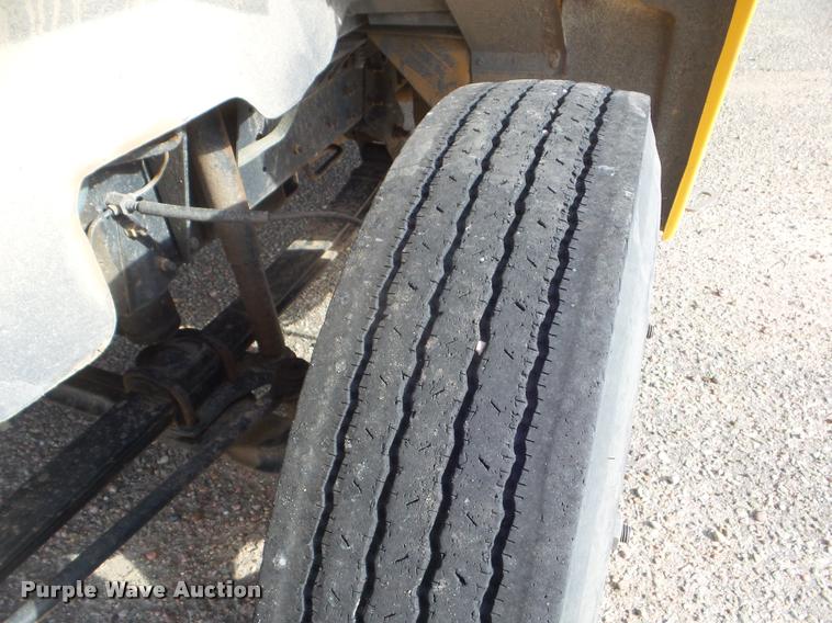 image for item DA5241 1998 GMC B7 school bus