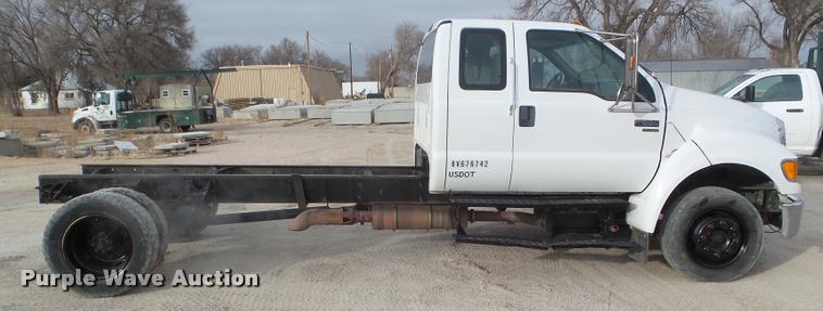 image for item DA5245 2008 Ford F650 Super Duty Ext. Cab truck cab and chassis