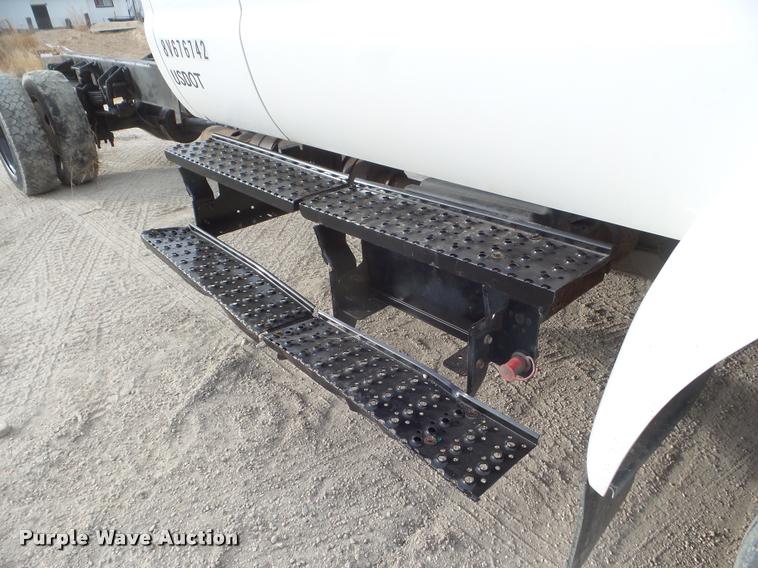 image for item DA5245 2008 Ford F650 Super Duty Ext. Cab truck cab and chassis