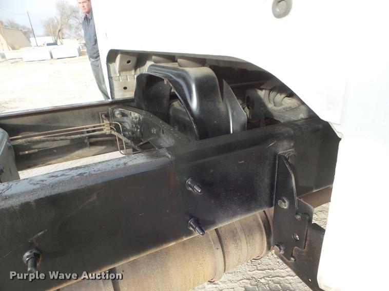 image for item DA5245 2008 Ford F650 Super Duty Ext. Cab truck cab and chassis