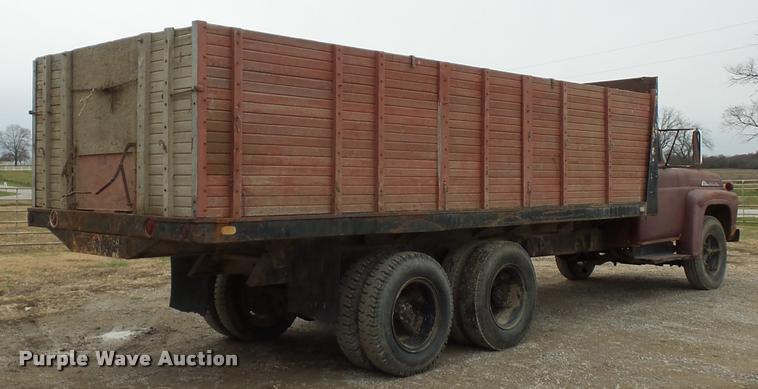 image for item DA5770 1959 Ford T700 grain truck