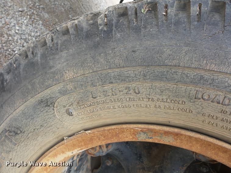 image for item DA5770 1959 Ford T700 grain truck