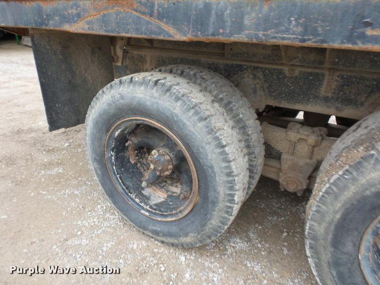 image for item DA5770 1959 Ford T700 grain truck