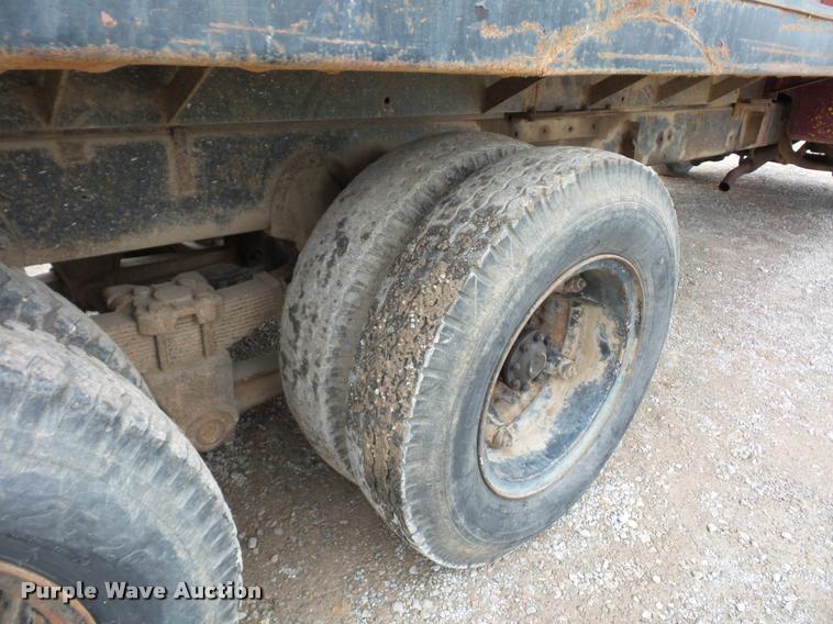 image for item DA5770 1959 Ford T700 grain truck