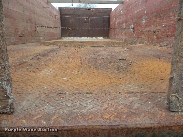 image for item DA5770 1959 Ford T700 grain truck