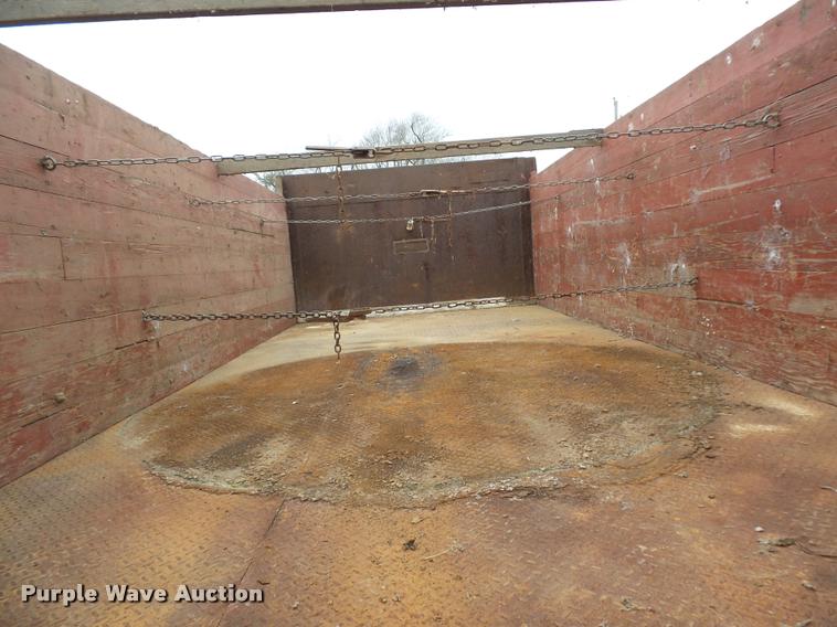 image for item DA5770 1959 Ford T700 grain truck