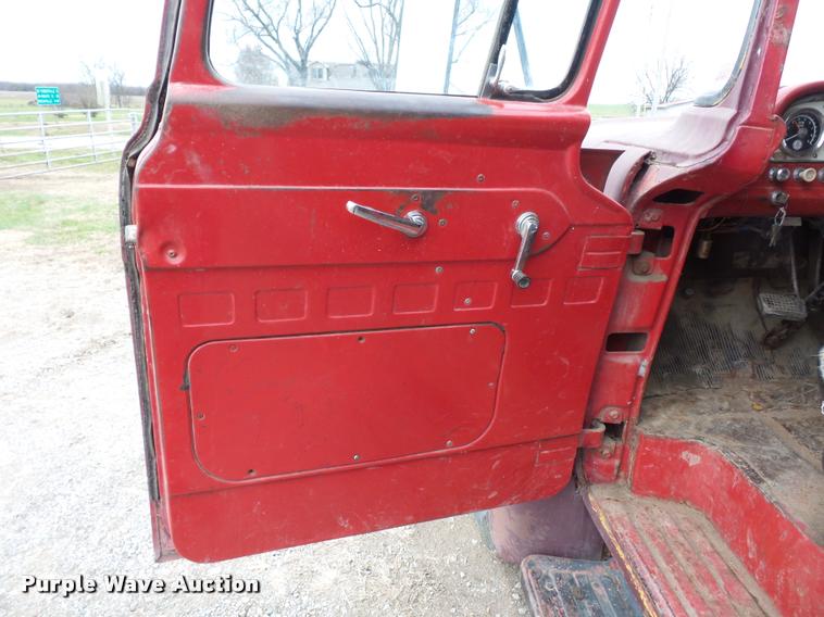 image for item DA5770 1959 Ford T700 grain truck