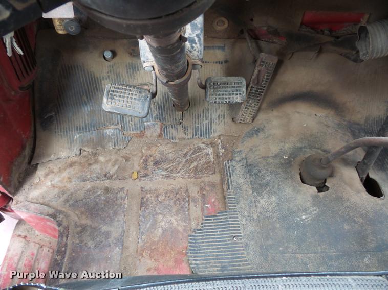 image for item DA5770 1959 Ford T700 grain truck