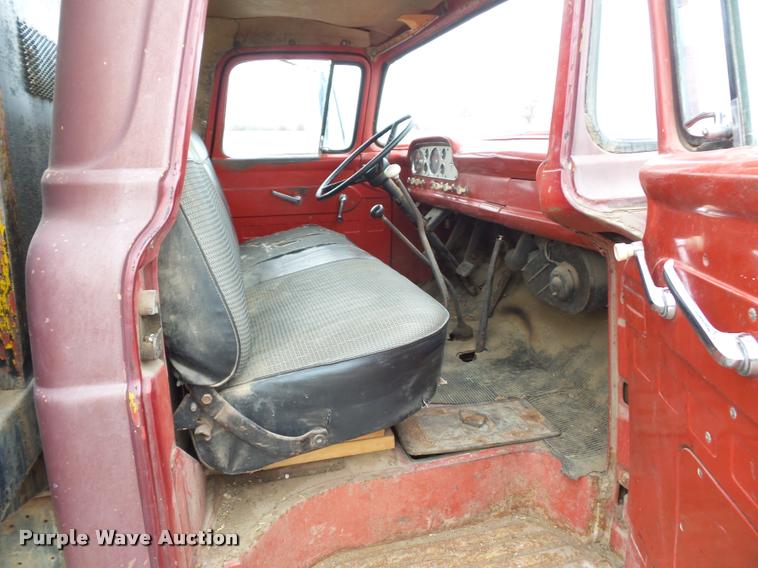 image for item DA5770 1959 Ford T700 grain truck