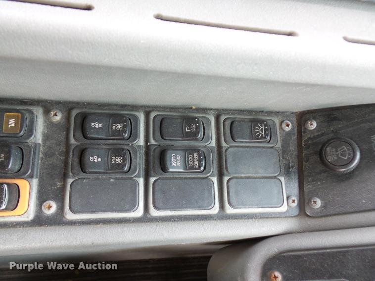 image for item DA5838 2002 Blue Bird TC2000 school bus