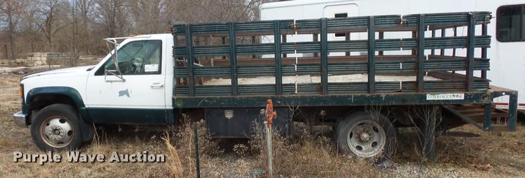 image for item DA5839 1994 Chevrolet 3500 flatbed pickup truck