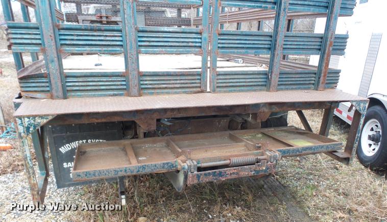 image for item DA5839 1994 Chevrolet 3500 flatbed pickup truck