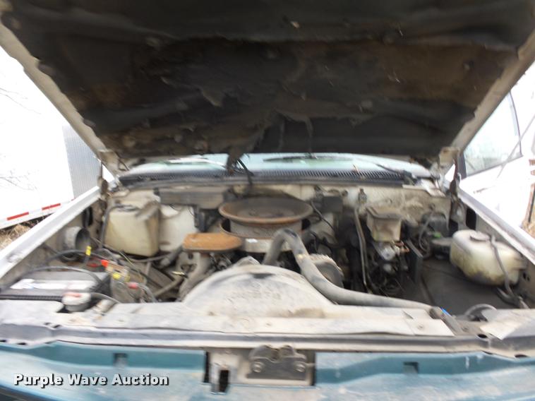 image for item DA5839 1994 Chevrolet 3500 flatbed pickup truck