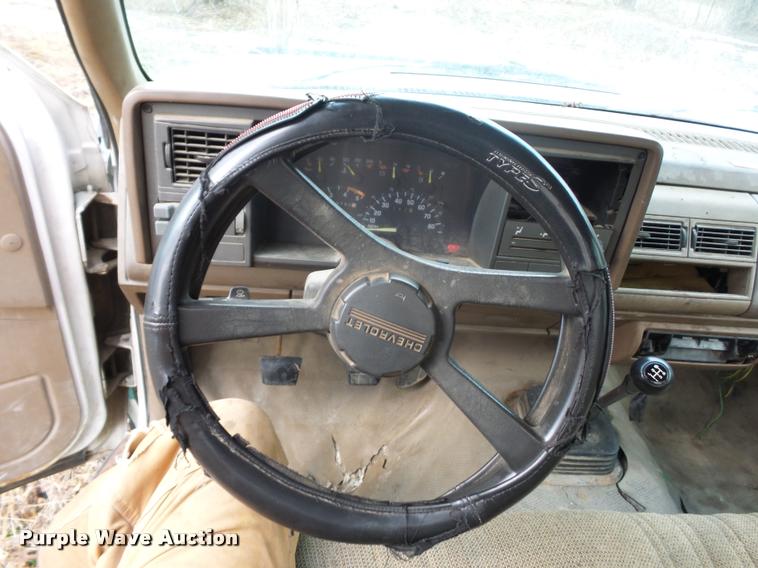 image for item DA5839 1994 Chevrolet 3500 flatbed pickup truck