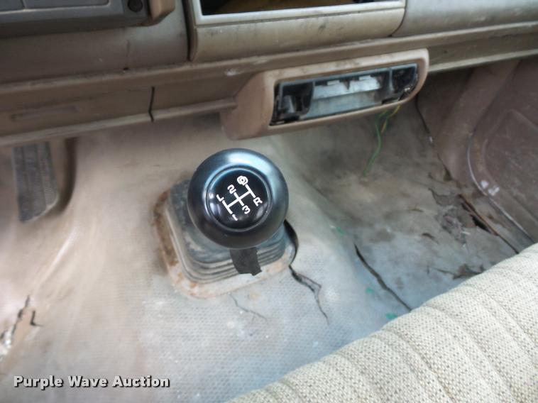 image for item DA5839 1994 Chevrolet 3500 flatbed pickup truck