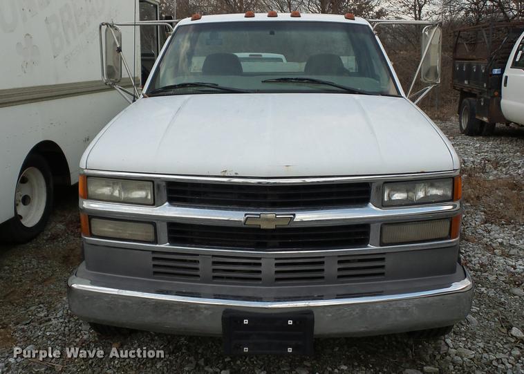 image for item DA5840 2001 Chevrolet Silverado 3500 utility truck