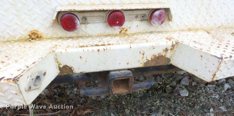 image for item DA5840 2001 Chevrolet Silverado 3500 utility truck