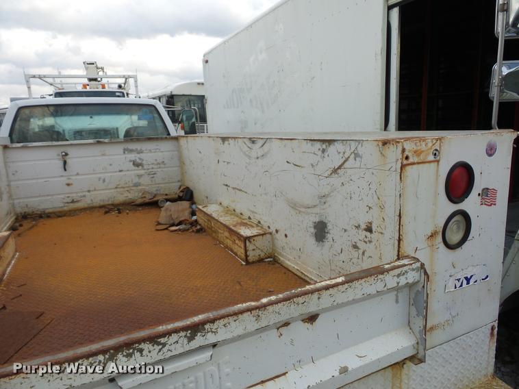 image for item DA5840 2001 Chevrolet Silverado 3500 utility truck