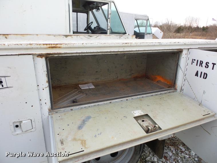 image for item DA5840 2001 Chevrolet Silverado 3500 utility truck