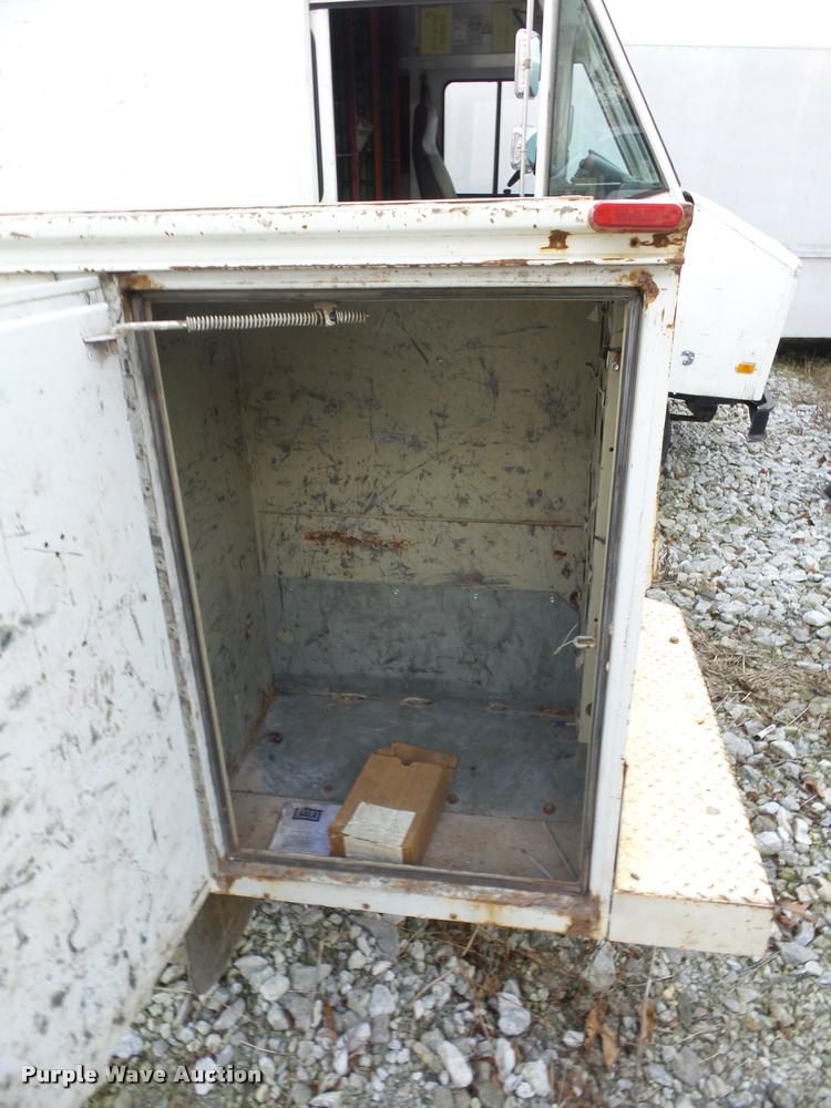 image for item DA5840 2001 Chevrolet Silverado 3500 utility truck