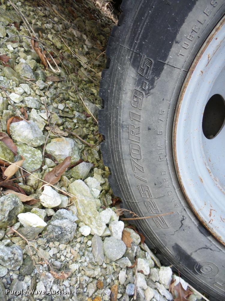 image for item DA5840 2001 Chevrolet Silverado 3500 utility truck