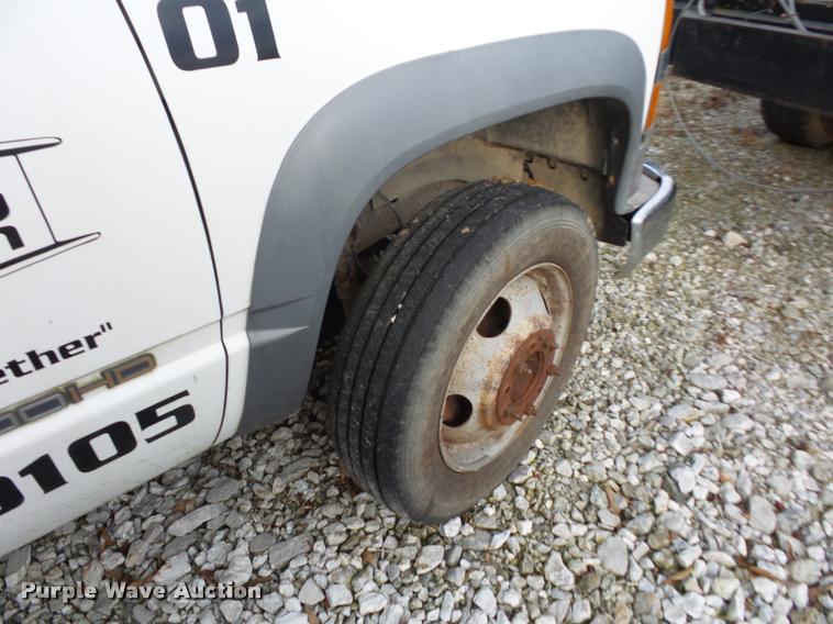 image for item DA5840 2001 Chevrolet Silverado 3500 utility truck