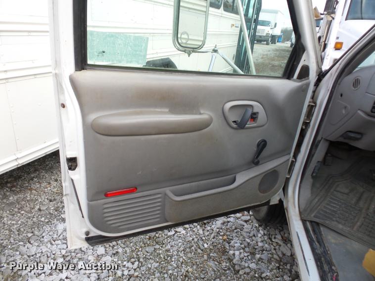 image for item DA5840 2001 Chevrolet Silverado 3500 utility truck